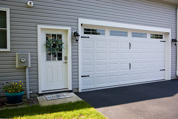 24/7 Emergency Garage Door Panel Replacement experts in Washington Park, IL